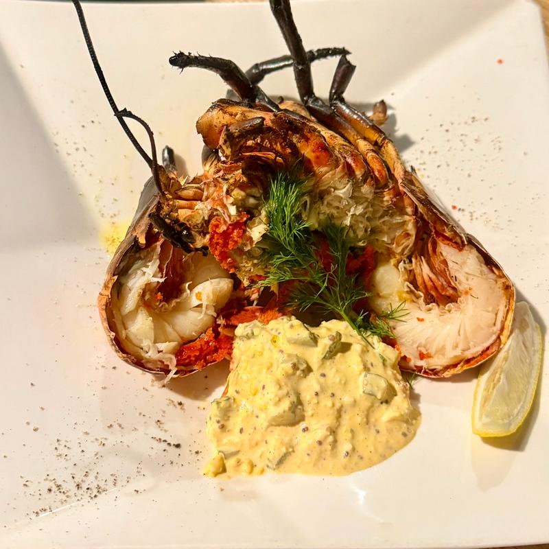 丸ごと活オマール海老のグリル(Shrimp Bank)