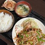 豚ロースピリ辛炒め定食