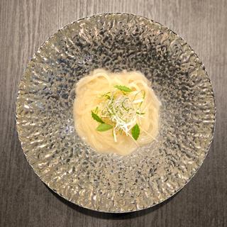 トラフグ出汁と白味噌冷麺(焼きうお いし川 博多)
