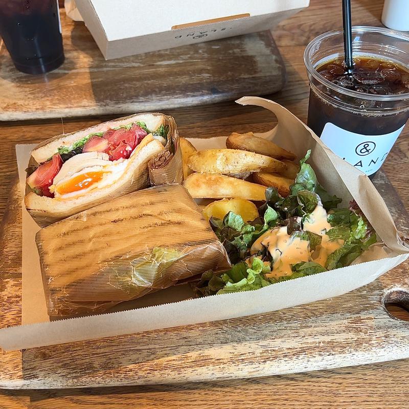 スモークチキンクラブハウスサンド(アンド アイランド)