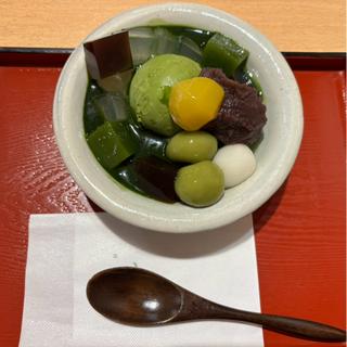 抹茶アイスのクリームあんみつ(祇園小石)
