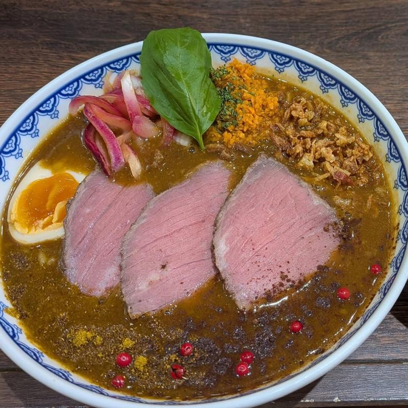 スパイシービーフカレーラーメン(味噌ラーメン 雪ぐに)