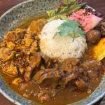 あいがけカリィ2種(大衆中遊華食堂 八戒)