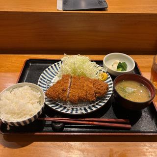 ロースカツ定食