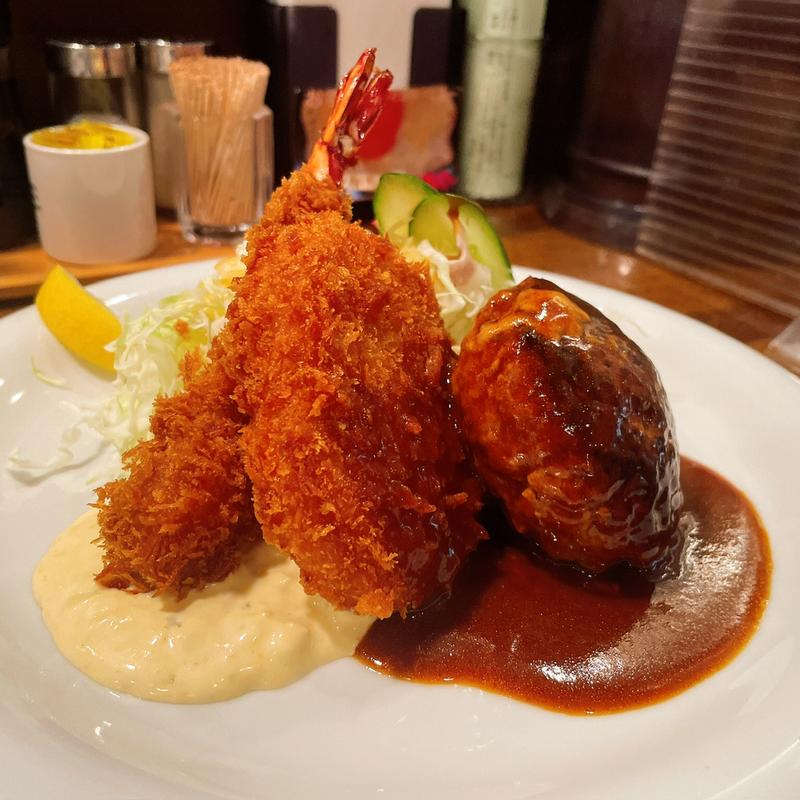 Aセット（ハンバーグ、エビフライ、コロッケ）(ぶどう亭 )