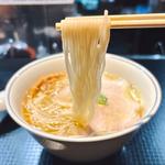 水と鶏塩ラーメン