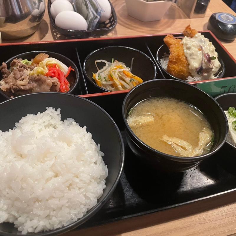 小ぼけ弁当(すき焼き&ハモフライ)(美酒旬菜 小ぼけ 京阪淀屋橋店)