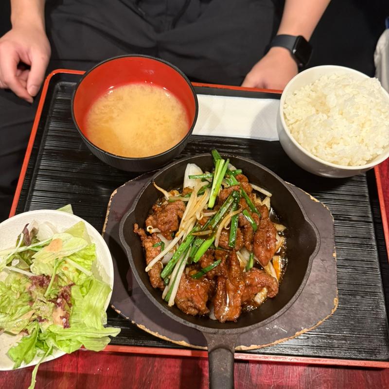 焼肉鉄板焼き定食(肉バル アモーレ 新宿店)