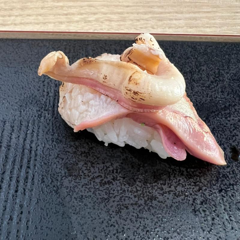 ホッキ貝の握り(鮓 くおん)