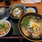 爆盛り沖縄そば