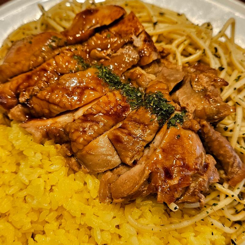 照り焼き風チキン バターライスとスパゲッティ添え(ラ・タベルナ )