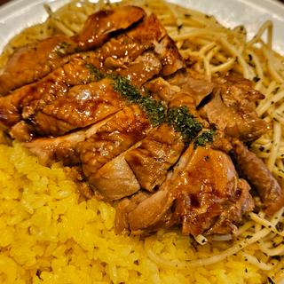 照り焼き風チキン バターライスとスパゲッティ添え