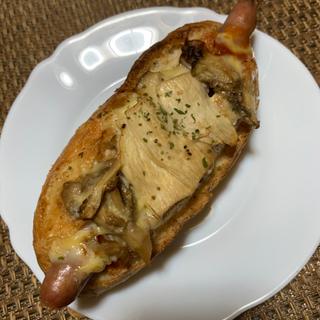 炙りチーズのウインナーフランスきのことトマトソース