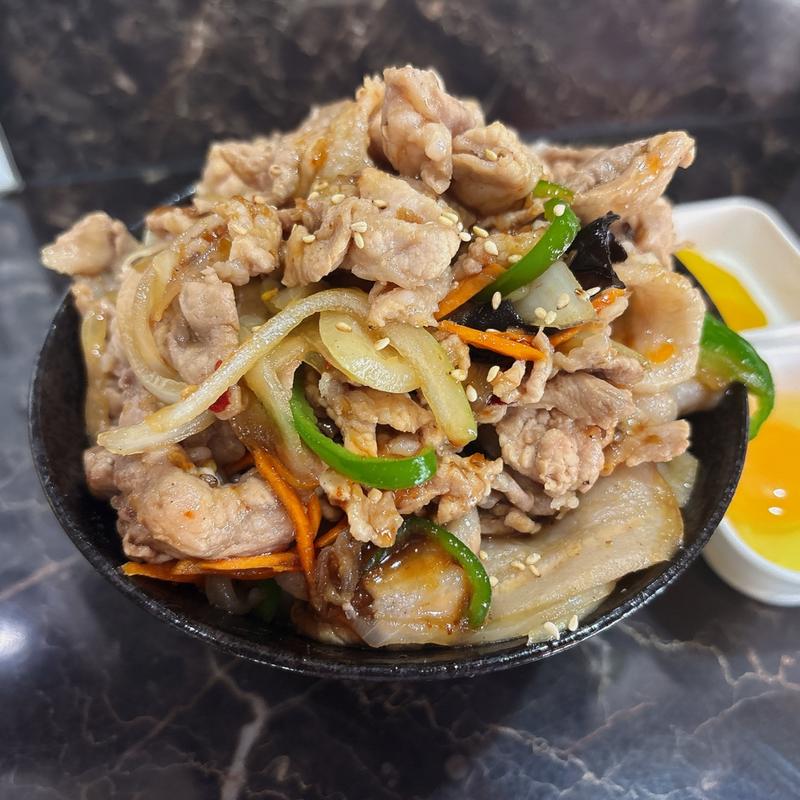 焼肉丼(中華料理 末広)
