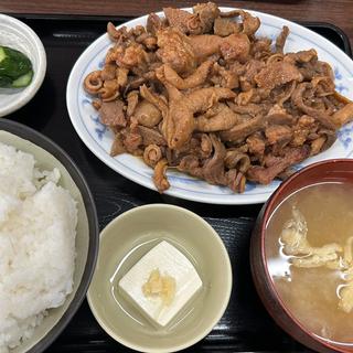 ホルモンダブル定食(食堂 いしん)