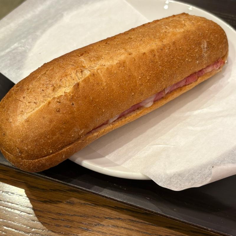 ハム&マリボーチーズ 石窯フィ ローネ(スターバックスコーヒー 虎ノ門駅前店)