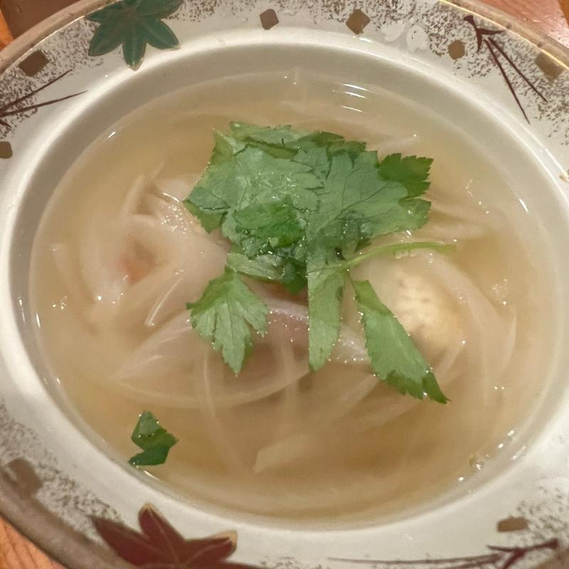 淡路の鱧と玉ねぎの汁物(創作料理と地酒のお店 坂蔵)