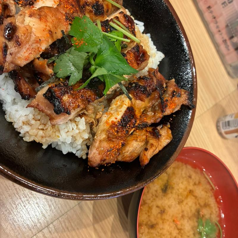 炭火焼鳥丼(焼鳥のヒナタ　摂津富田駅前店)