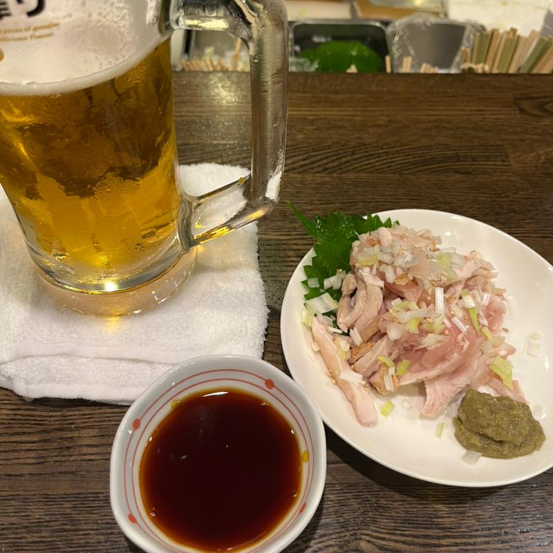 メガ生と鳥たたき(串蔵)