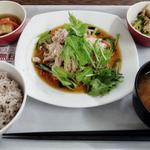 元気が出るメニュー(蒸し鶏の野菜香味ソース)