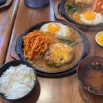 チーズカレーソースハンバーグランチ(キッチンはせ家)