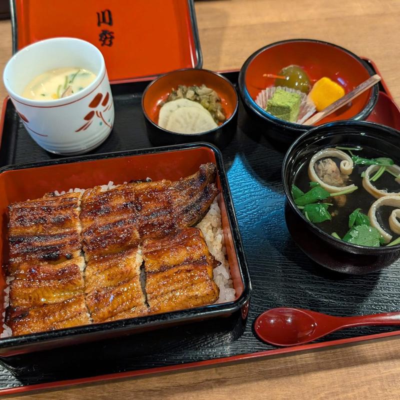 天然鰻重(うなぎ川秀)