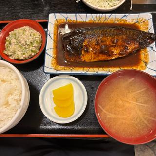 鯖の味噌煮定食