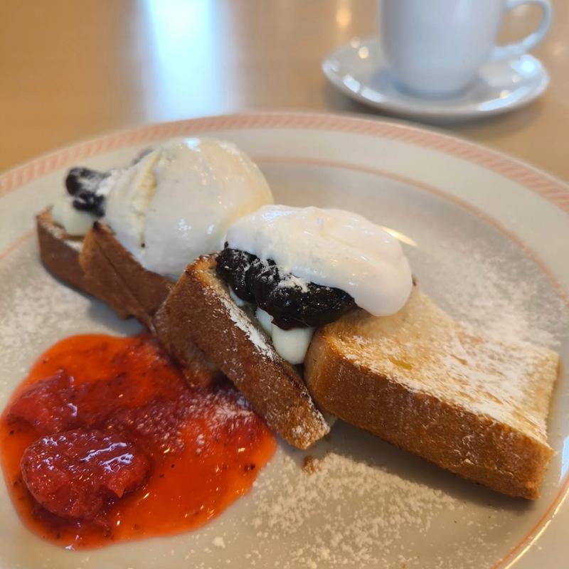 あずきのレアチーズトースト バニラアイス添え(発酵レストラン ジョイハウス別館)