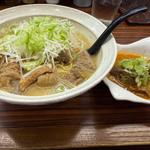 塩もつそば + もつ + ねぎ