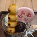 焼きみたらしとほうじ茶のクリームあんみつ