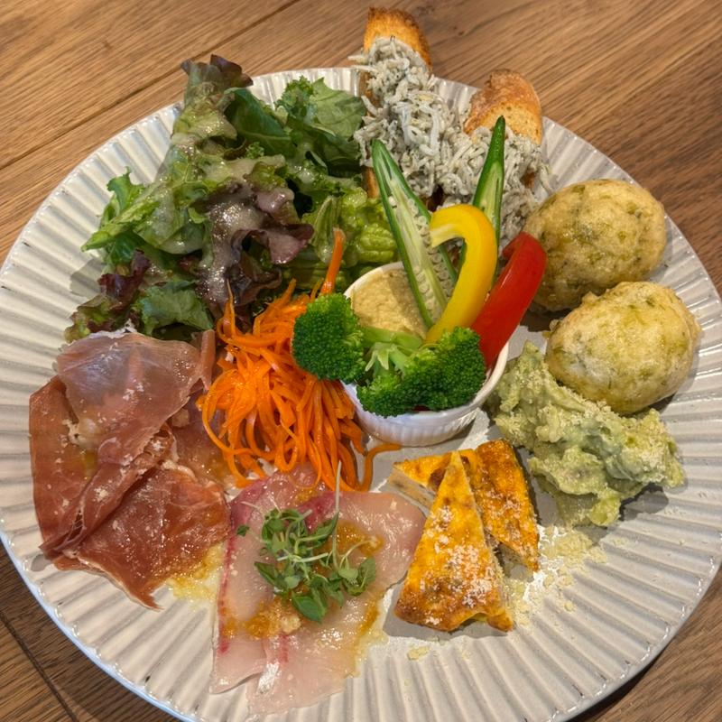  前菜の盛り合わせ(イタリア酒場 ENTRATA 茶屋町店)