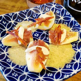 いちじくの白和え イベリコ豚のサラミのせ(イザカヤ 山角)