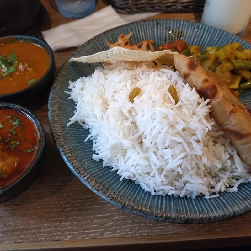 本日のカレープレート　2種盛り(インドごはんとお酒 すぱいし家 飯田橋店)