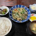レバニラ定食