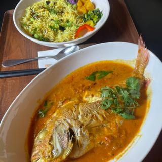 フィッシュカレー&えだ豆としめじのプラオライス(スプーンソング)
