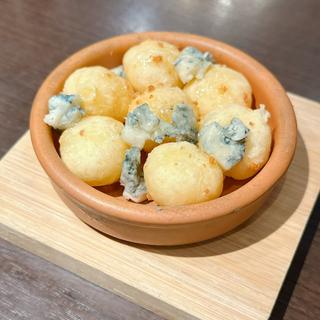 もっちりフォカッチャとブルーチーズ〜はちみつをかけて〜