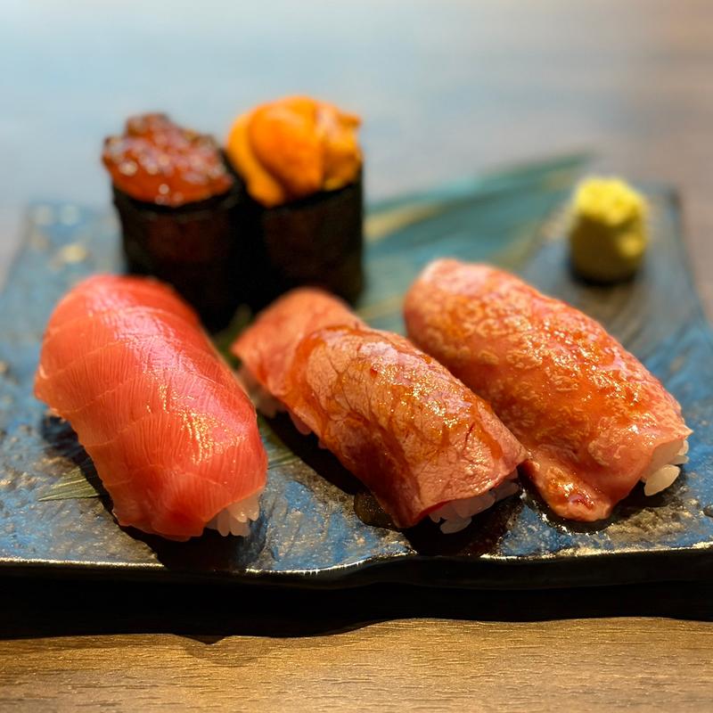 寿司3種&和牛寿司2種(焼肉ホルモン襷 愛宕店)