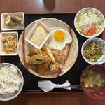 Bランチ ミックスフライ定食