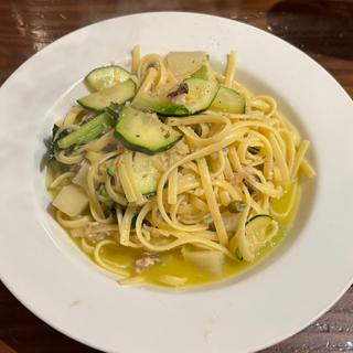 鮮魚と野菜のペペロンチーノ