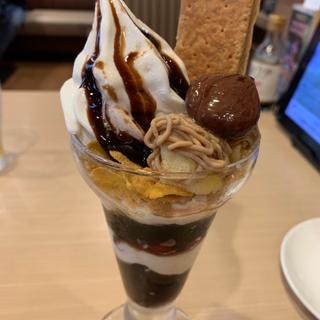 マロンと珈琲のモンブランパフェ