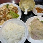 今週の定食　蒸し鶏のネギソース+ホイコーロー
