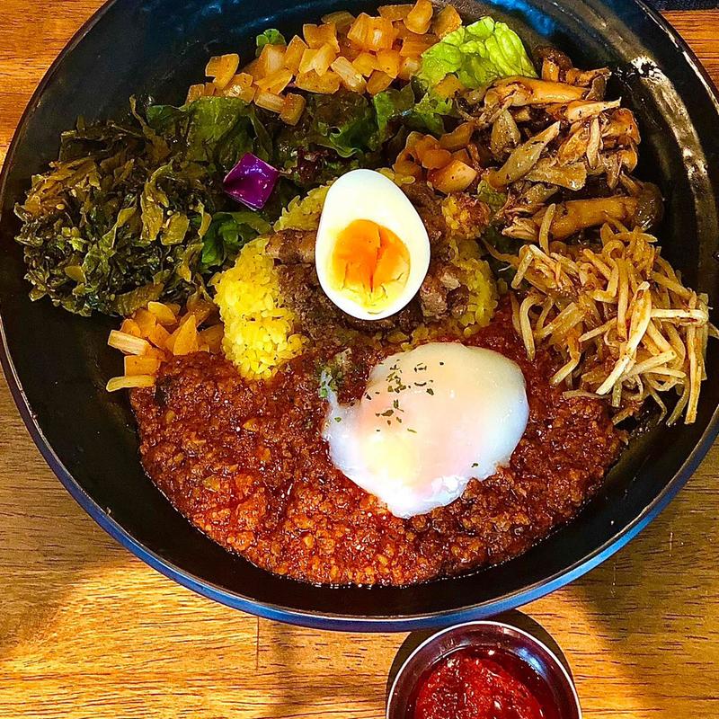 濃厚！リコピンリッチキーマカレーwith半熟卵(SPICY CURRY 魯珈 （スパイシーカレー ろか）)