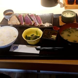 カツオの藁焼き定食