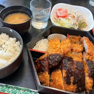 とんかつ定食(バルタン )