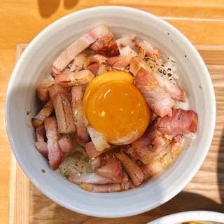 卵黄乗せ焼豚飯
