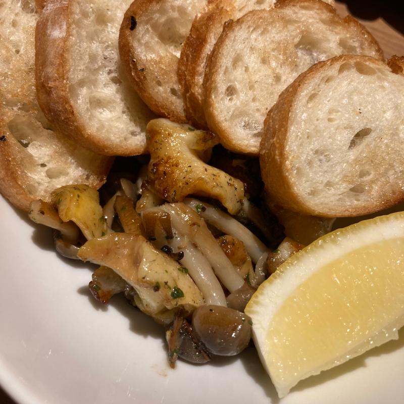 つぶ貝アンチョビバター(鉄板焼 九九)