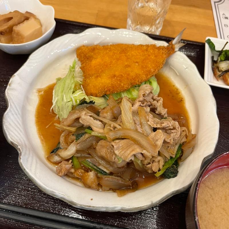 日替わり　生姜焼きとアジフライ(絆 旬の肴と和み酒場)