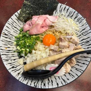 濃厚玉子と比内地鶏の油そば