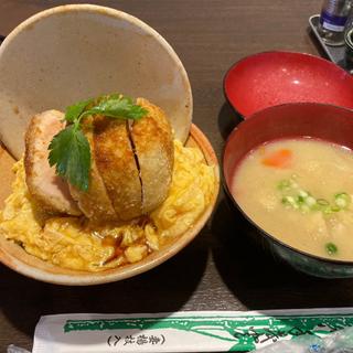 名物のかつ丼