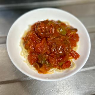 トマトソースパスタ